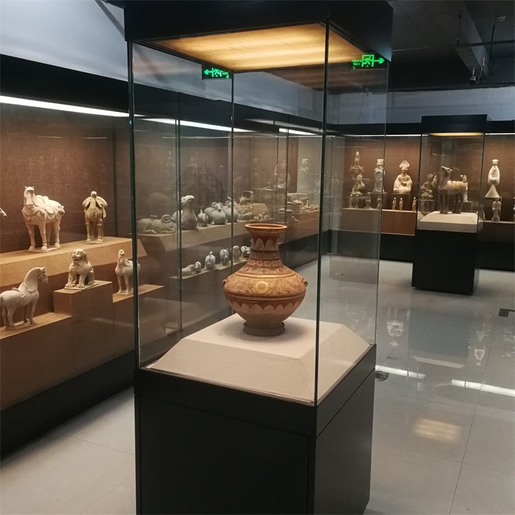 博物馆展柜：不只是玻璃盒，更是文物的“专属守护舱”